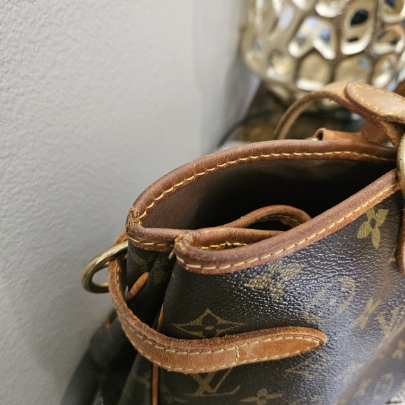 Louis Vuitton Batignolles Horizontal Monogram Tote/Shoulder Bag - Picture 4 of 16